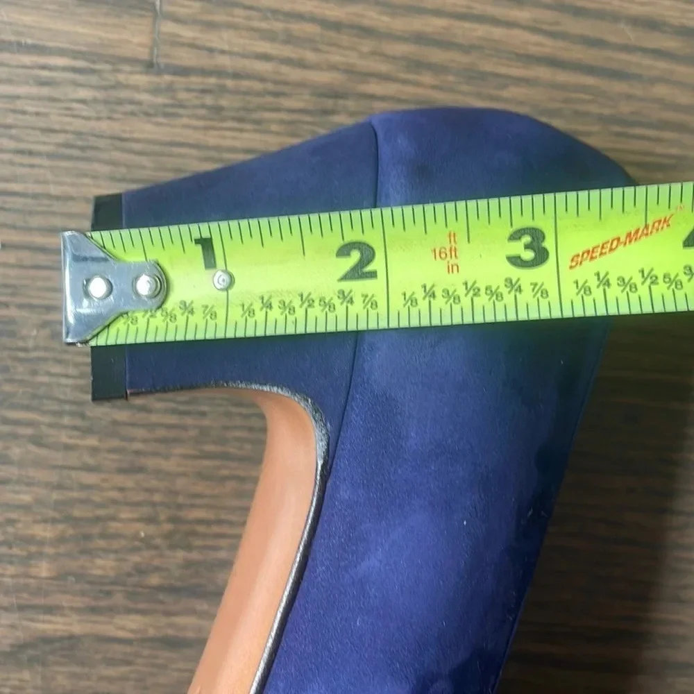 Authentic Vintage Salvatore Ferragamo Navy Blue suede pumps heels
